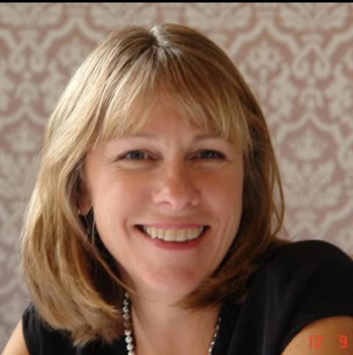 Psychic Kata is a psychic medium, life coach, and healer, combining her abilities with a warm and friendly approach.