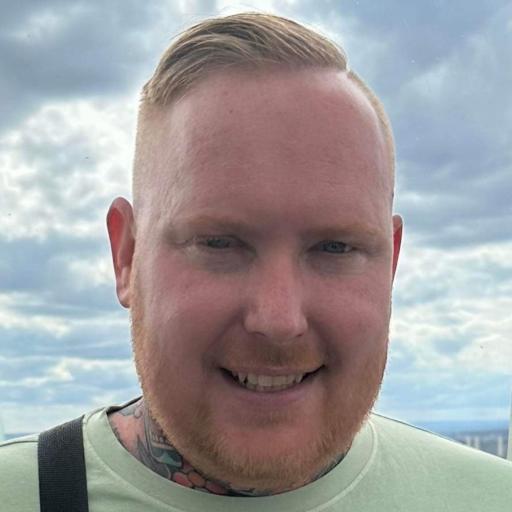 Stewart is a psychic medium and Tarot reader offering compassionate, evidence-based readings to provide clarity, guidance, and messages from Spirit.