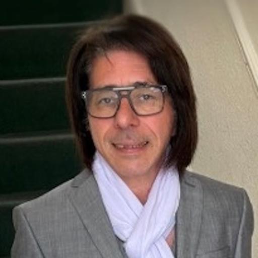 Stevie is a clairvoyant psychic and medium with life coaching skills, offering Tarot, crystal ball, and rune readings to empower and guide clients.
